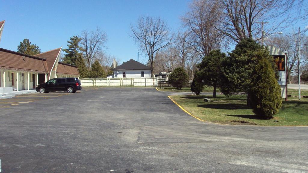Twin Peaks Motel Napanee Eksteriør bilde
